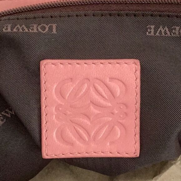 LOEWE ANAGRAM AUTHENTIC PINK SOFT LEATHER DRAW STRING SHOULDER HANDBAG - Picture 9 of 12